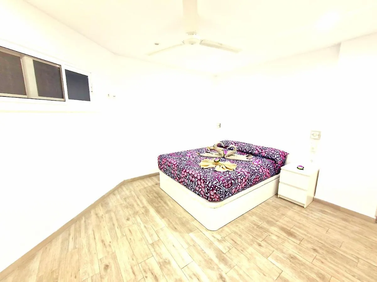 Luxury San Marino Apartment & Pool View Los Cristianos  Casa vacanze Los Cristianos (Tenerife)