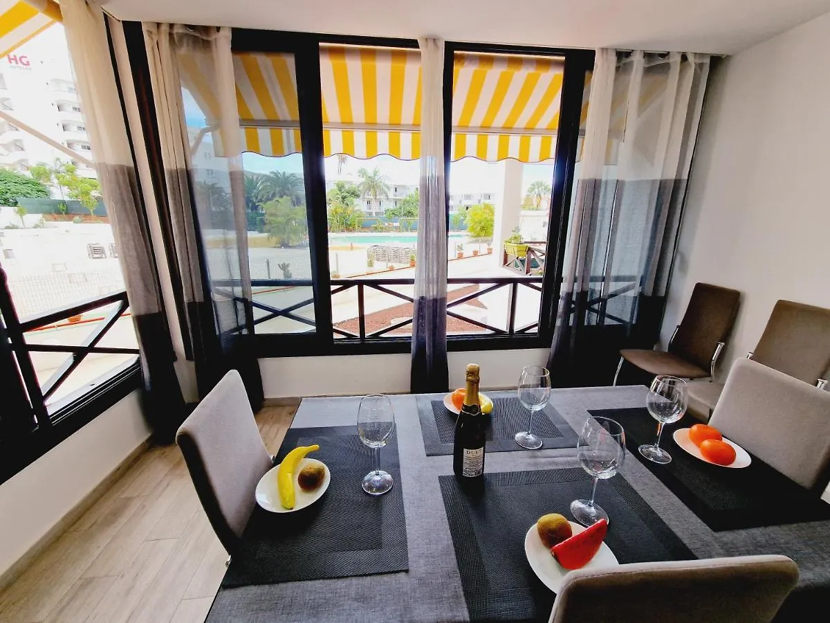 Luxury San Marino Apartment & Pool View Los Cristianos  Casa vacanze